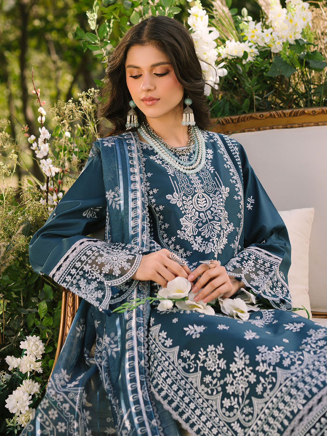 Mahnur | Dahlia Luxury Lawn 25 | Bella - Official Mahnur stockist in UK - Sakeena London
