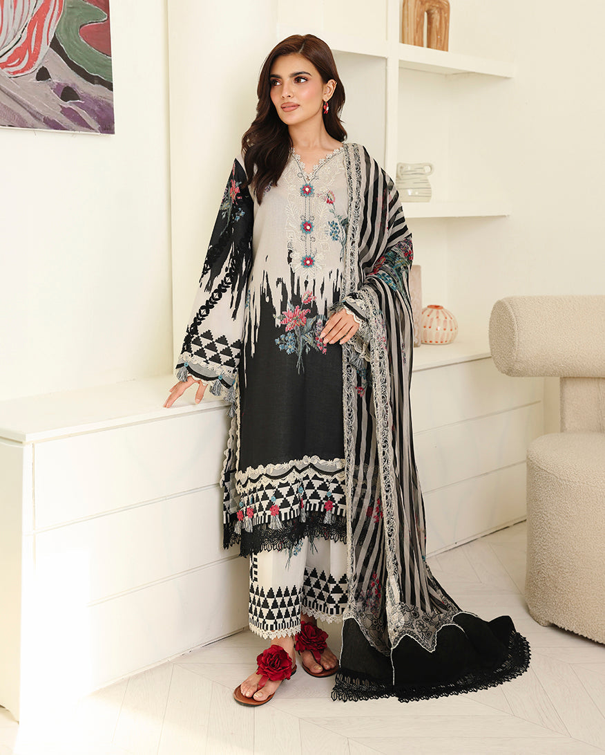 Roheenaz | Petals in Print | Black Petals