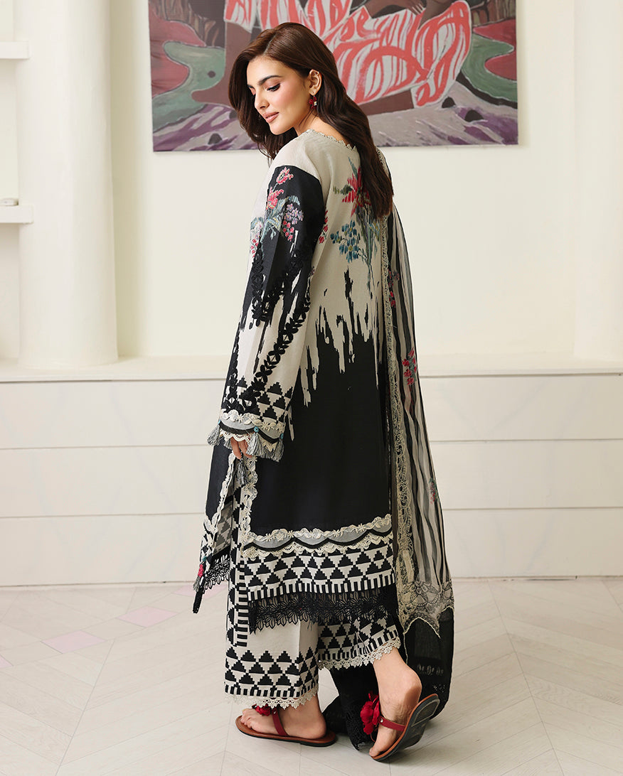 Roheenaz | Petals in Print | Black Petals
