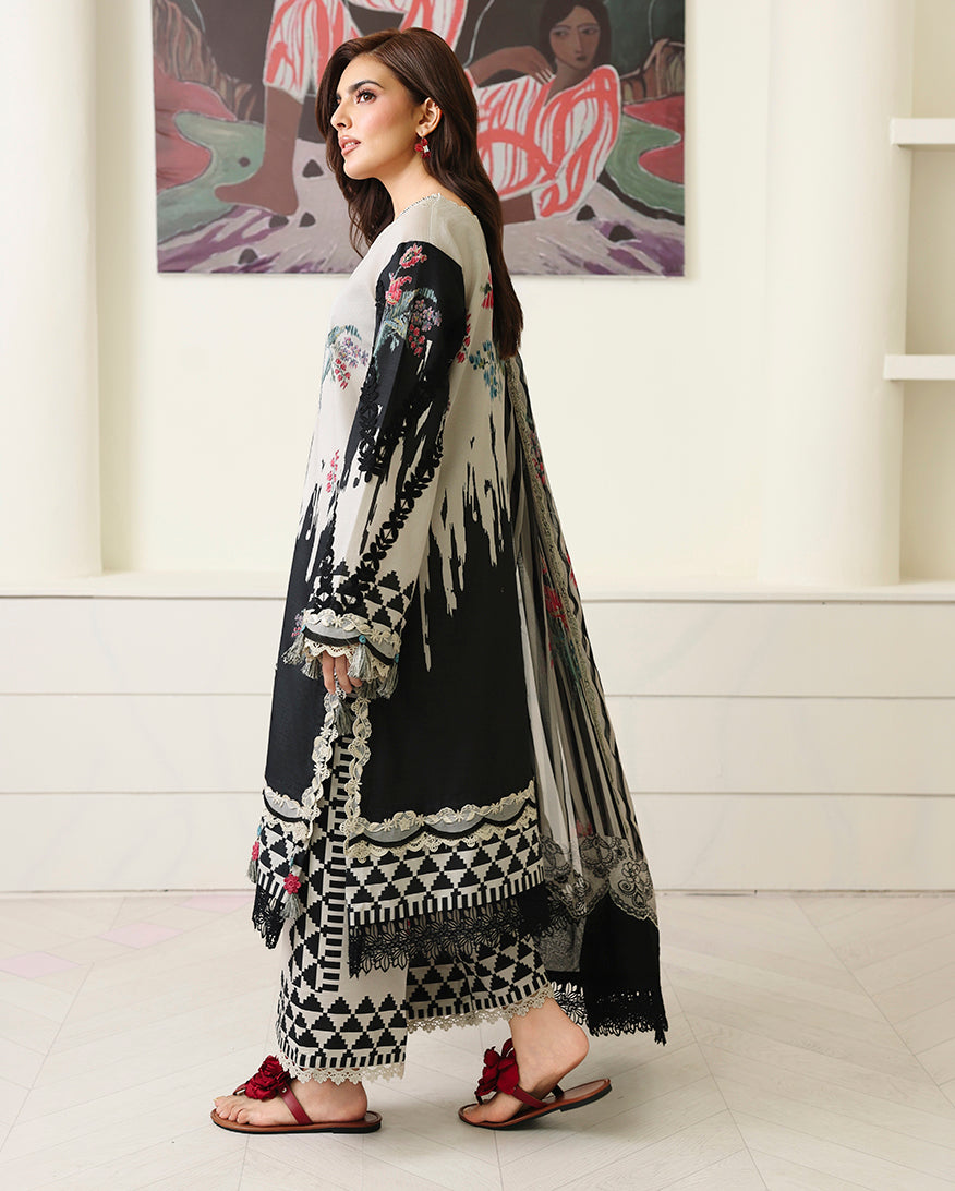 Roheenaz | Petals in Print | Black Petals