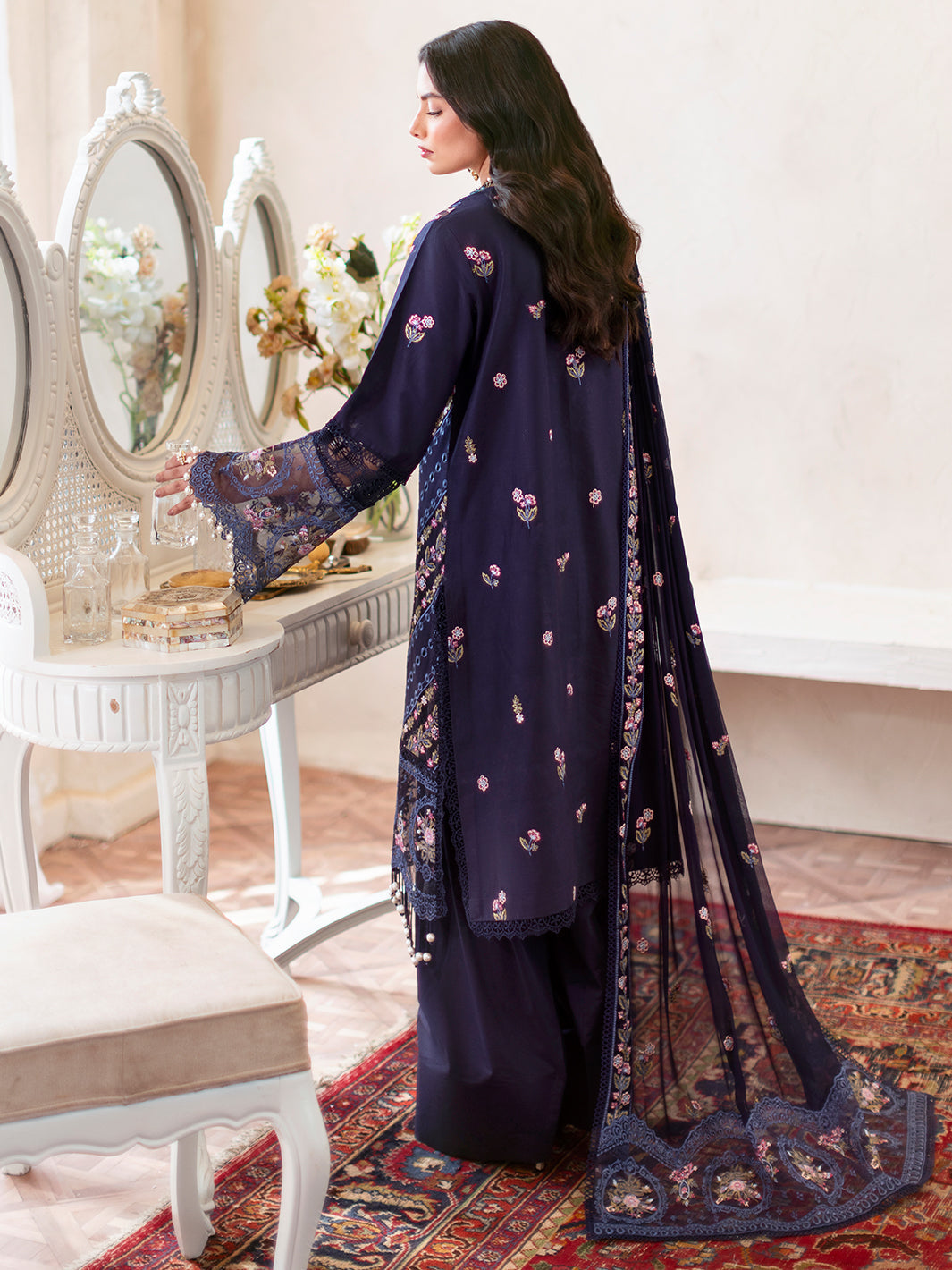 Mahnur | Sophie Luxury Lawn 25 | Blake - Official Mahnur stockist in UK - Sakeena London