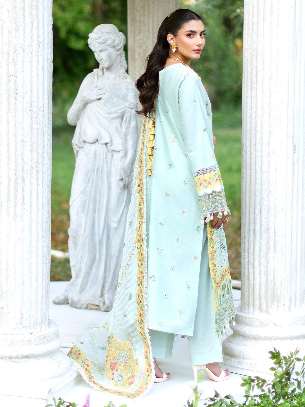 Mahnur | Sophie Luxury Lawn 25 | Calista - Official Mahnur stockist in UK - Sakeena London