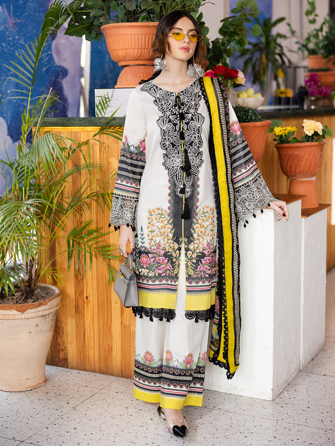 Mahnur | After Hours Luxury Lawn 25 | ChitChat Charm - Official Mahnur stockist in UK - Sakeena London