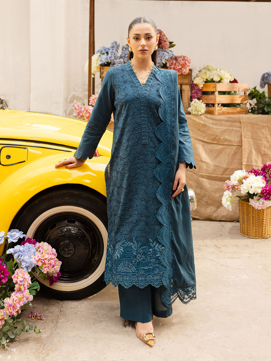 Mahnur | Twilight Luxury Lawn 25 | CIARA - Official Mahnur stockist in UK - Sakeena London