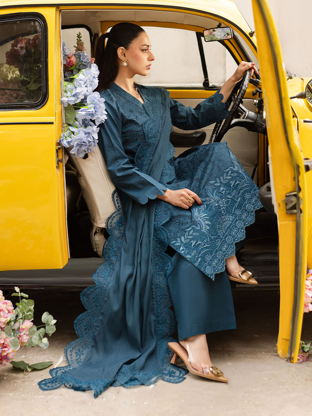 Mahnur | Twilight Luxury Lawn 25 | CIARA - Official Mahnur stockist in UK - Sakeena London