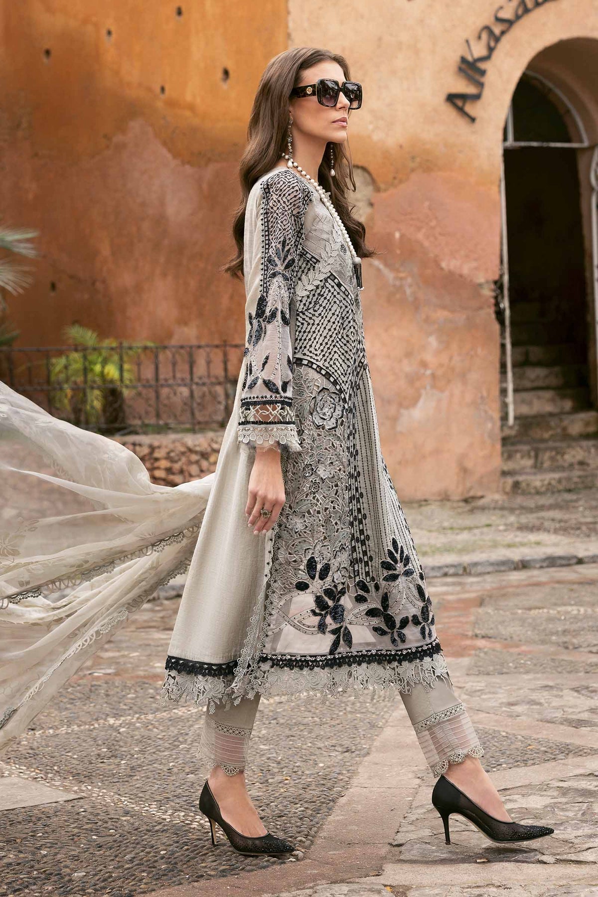 Maria B | Luxury Lawn 25 | D-2510-B - Official Maria B stockist in UK - Sakeena London