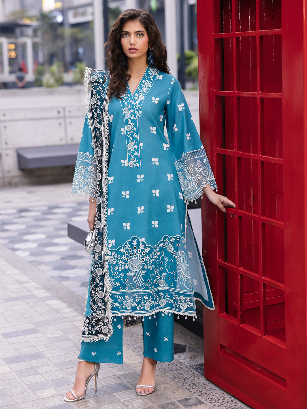 Mahnur | Broadway Luxury Lawn 25 | Scarlet - Official Mahnur stockist in UK - Sakeena London