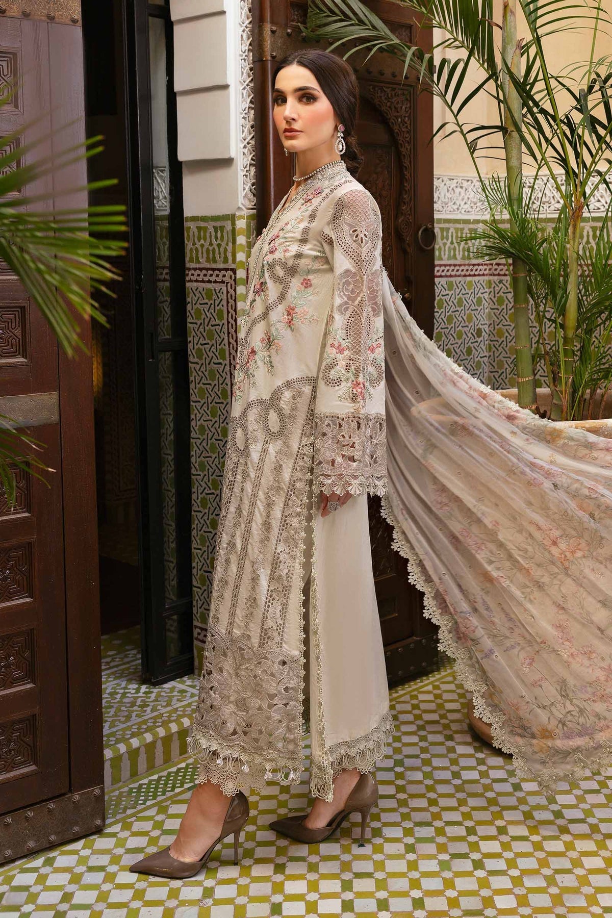 Maria B | Luxury Lawn 25 | D-2514-B - Official Maria B stockist in UK - Sakeena London