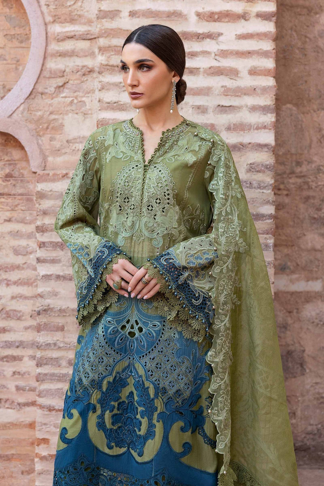 Maria B | Luxury Lawn 25 | D-2501-A - Official Maria B stockist in UK - Sakeena London