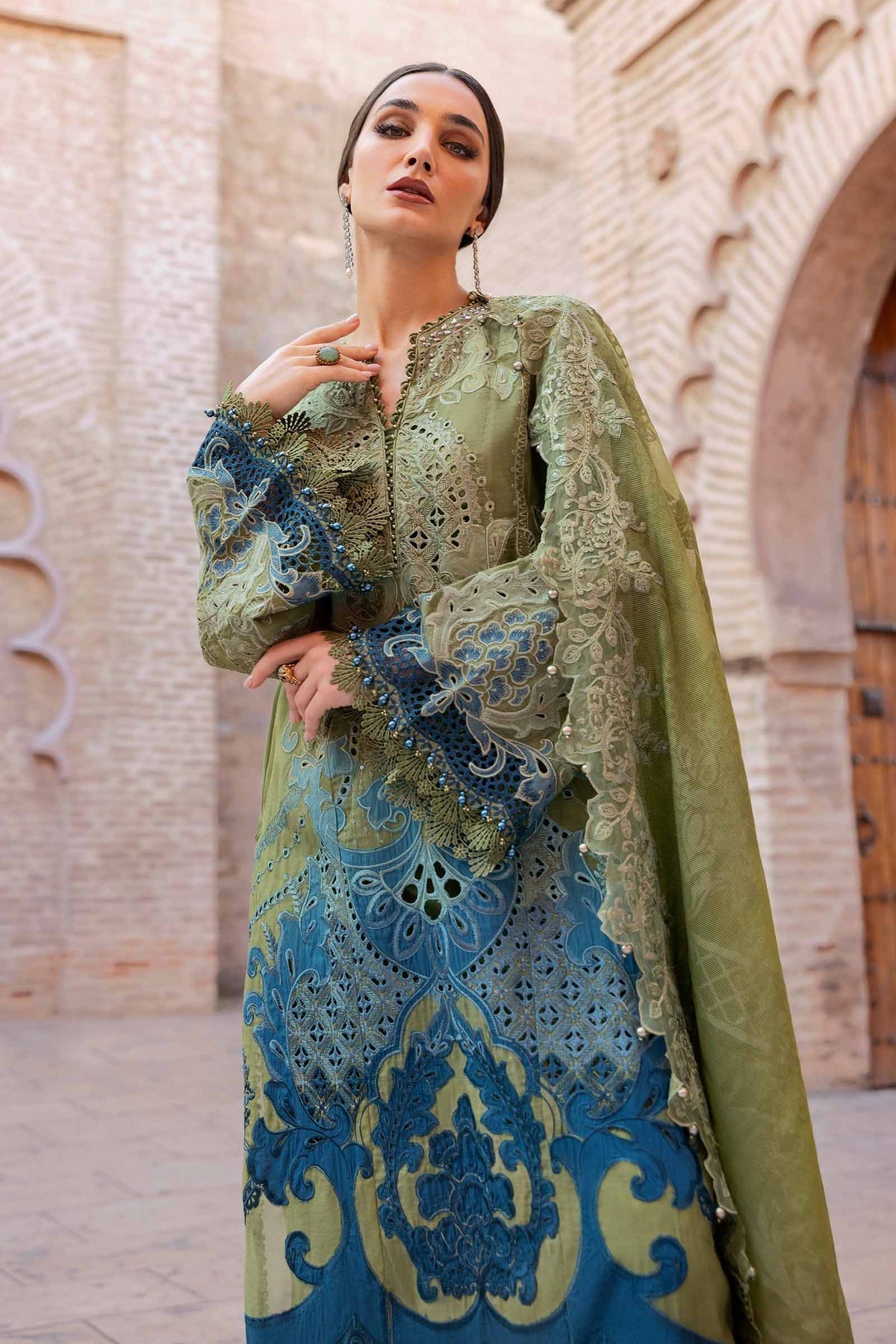 Maria B | Luxury Lawn 25 | D-2501-A - Official Maria B stockist in UK - Sakeena London