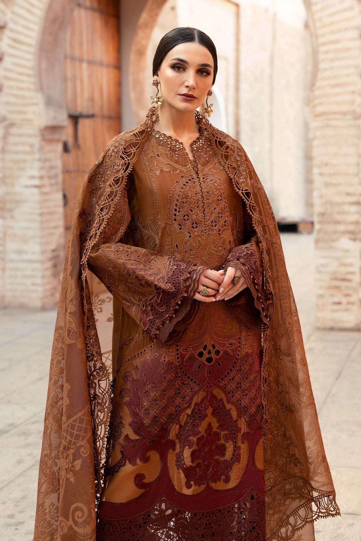Maria B | Luxury Lawn 25 | D-2501-B - Official Maria B stockist in UK - Sakeena London