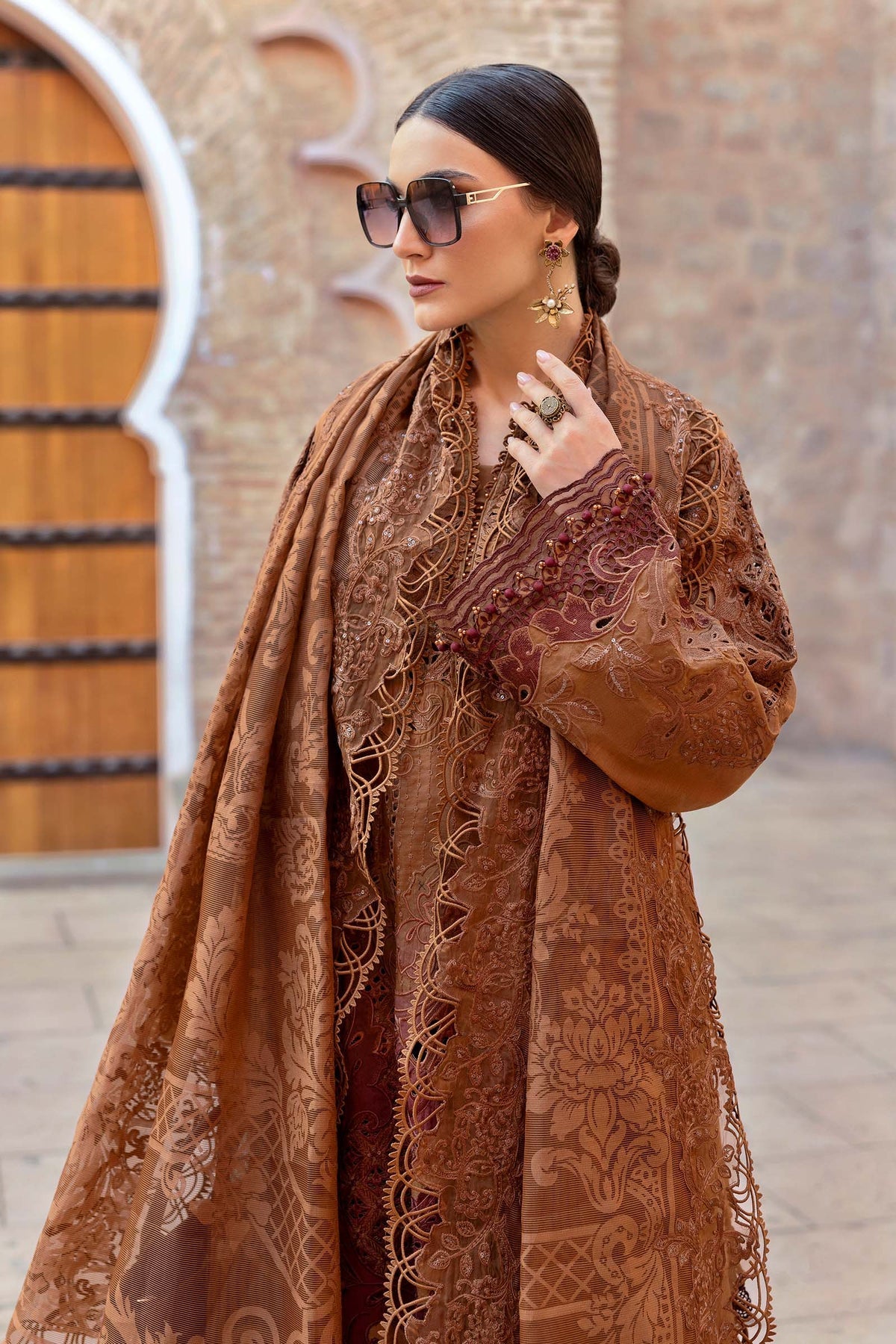 Maria B | Luxury Lawn 25 | D-2501-B - Official Maria B stockist in UK - Sakeena London