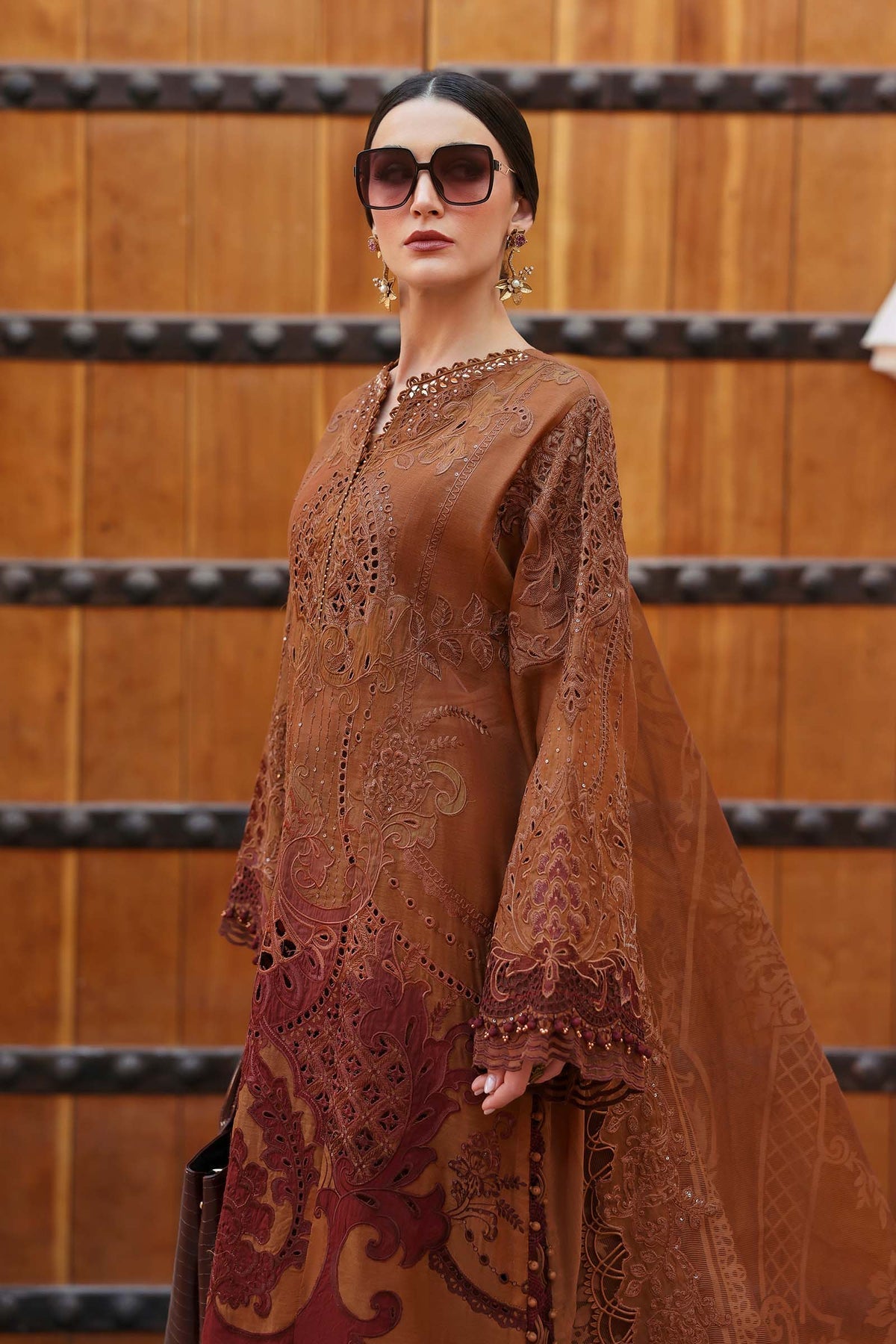 Maria B | Luxury Lawn 25 | D-2501-B - Official Maria B stockist in UK - Sakeena London