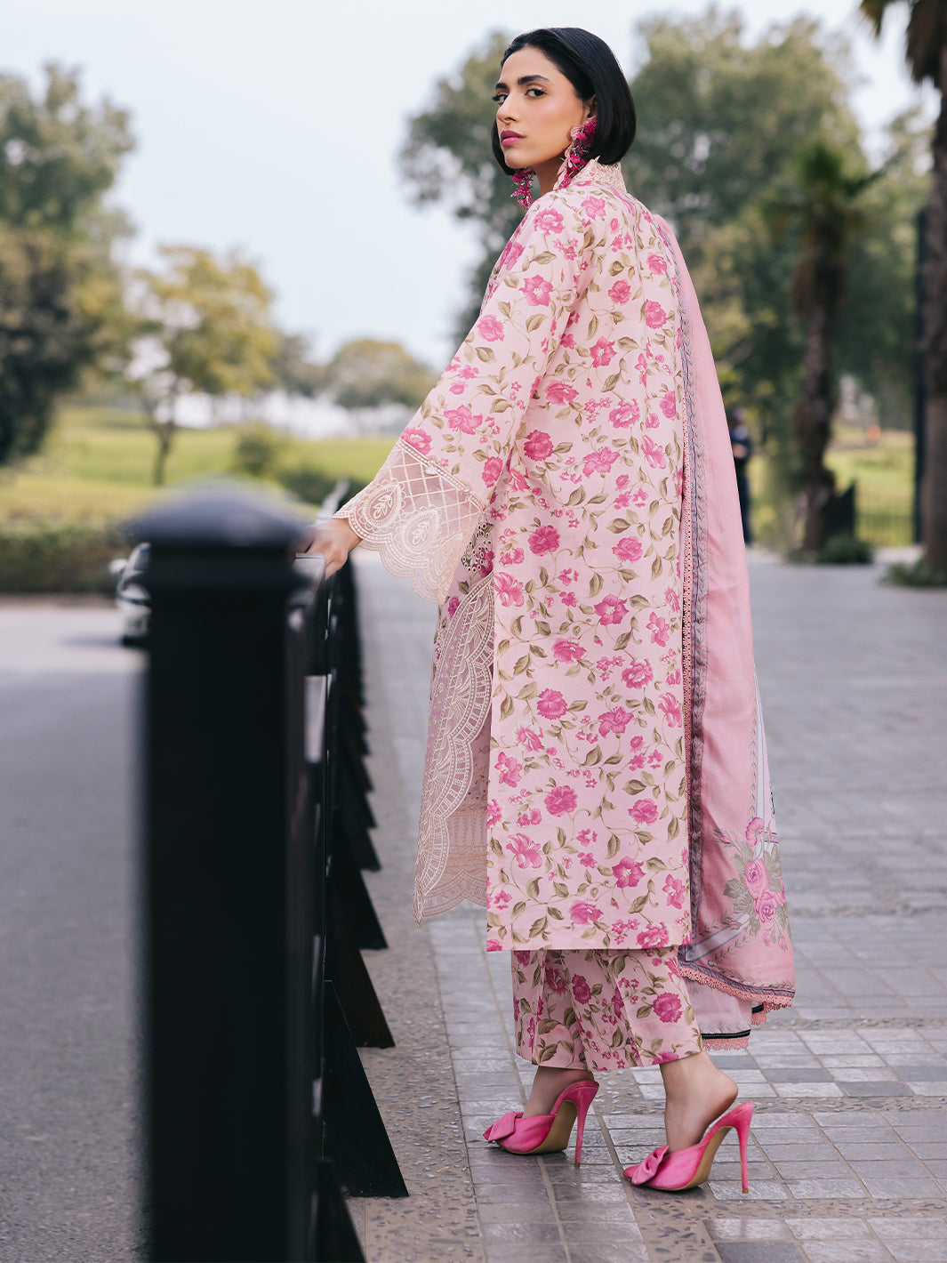 Mahnur | Broadway Luxury Lawn 25 | Lotus - Official Mahnur stockist in UK - Sakeena London