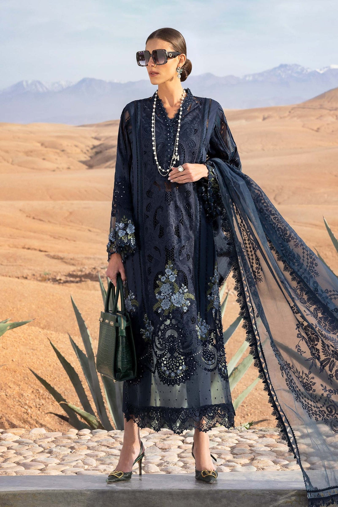 Maria B | Luxury Lawn 25 | D-2504-B - Official Maria B stockist in UK - Sakeena London