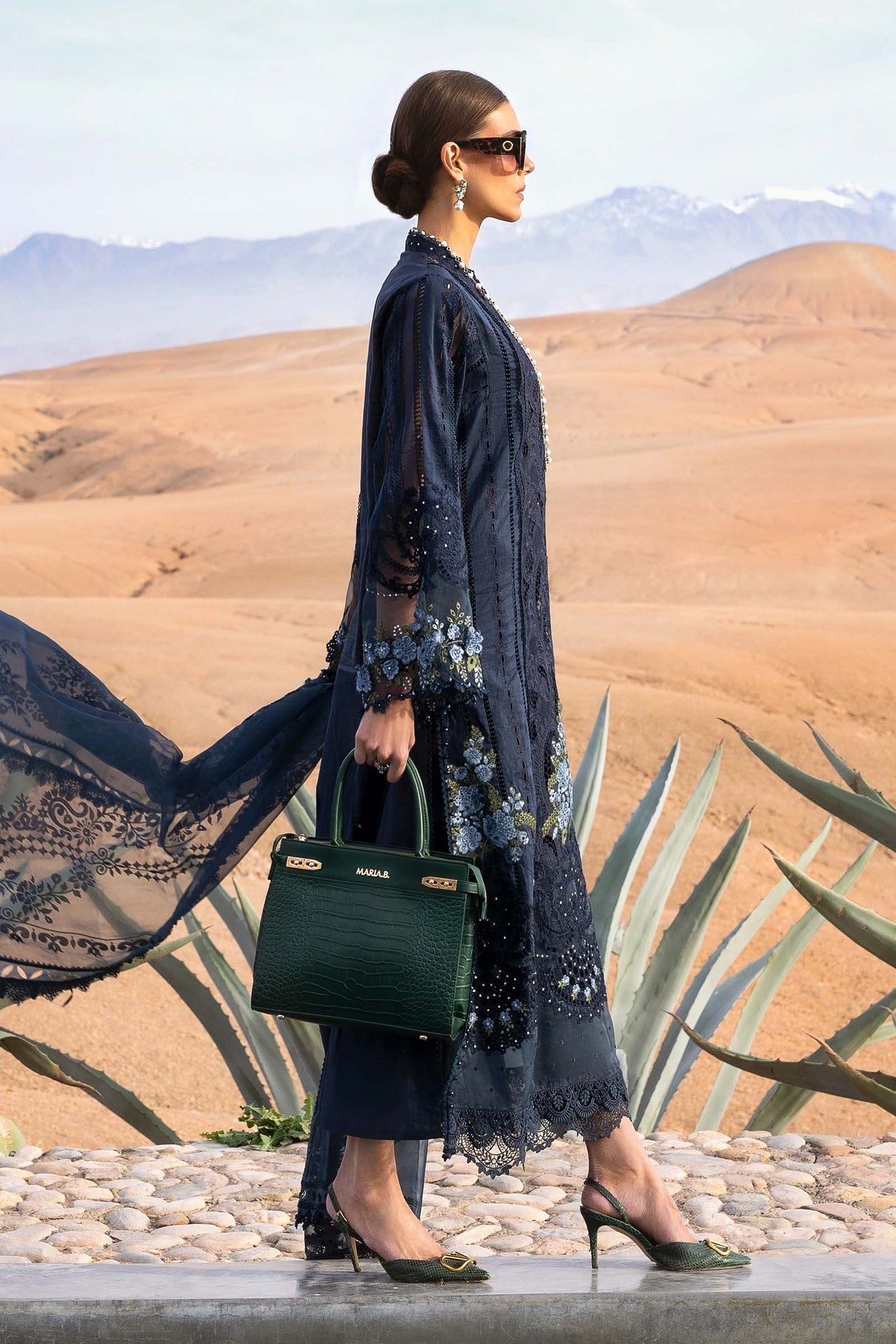 Maria B | Luxury Lawn 25 | D-2504-B - Official Maria B stockist in UK - Sakeena London