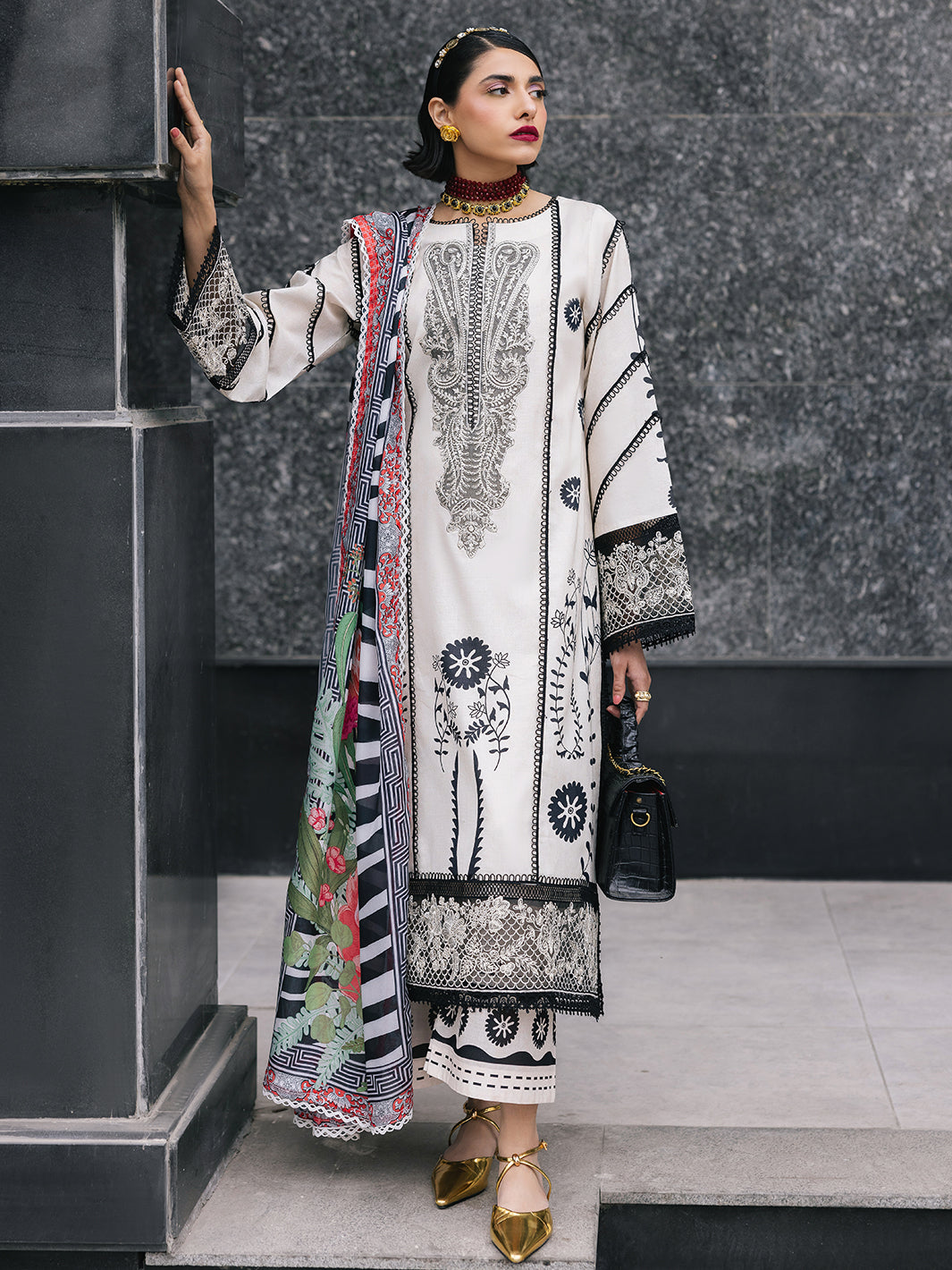 Mahnur | Broadway Luxury Lawn 25 | Freesia - Official Mahnur stockist in UK - Sakeena London