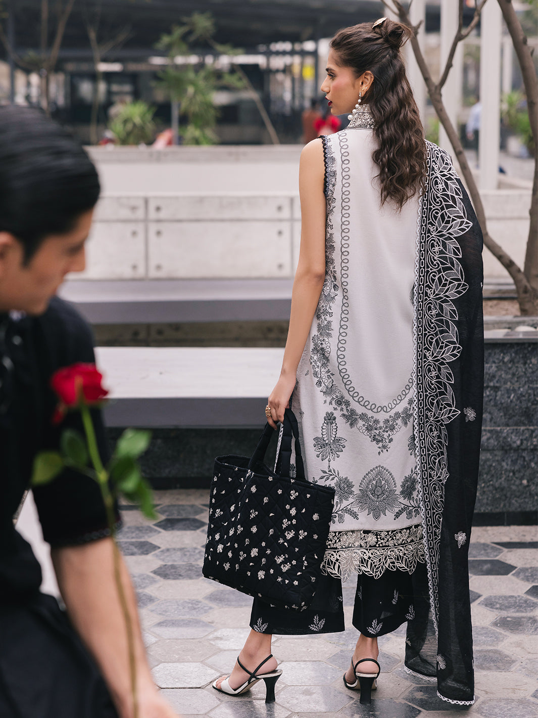 Mahnur | Broadway Luxury Lawn 25 | Daisy - Official Mahnur stockist in UK - Sakeena London