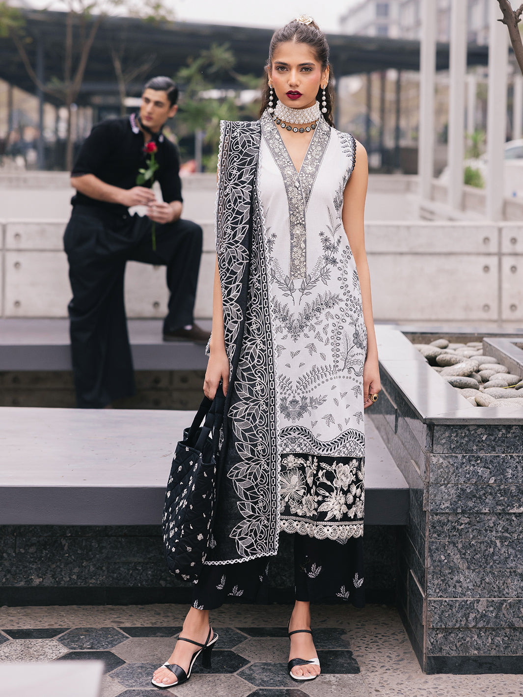 Mahnur | Broadway Luxury Lawn 25 | Daisy - Official Mahnur stockist in UK - Sakeena London