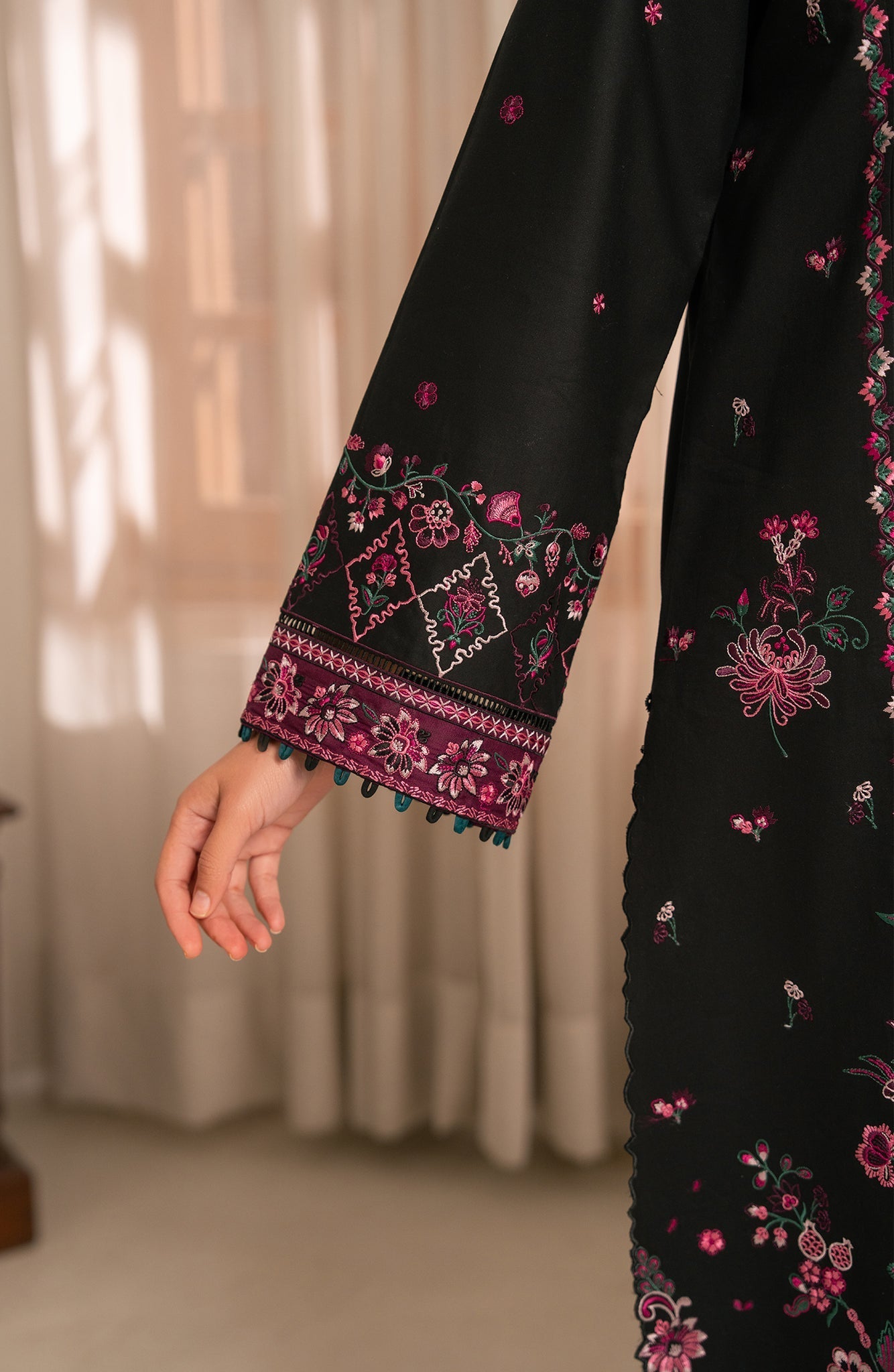 Seran | Luxury Lawn | Zahr