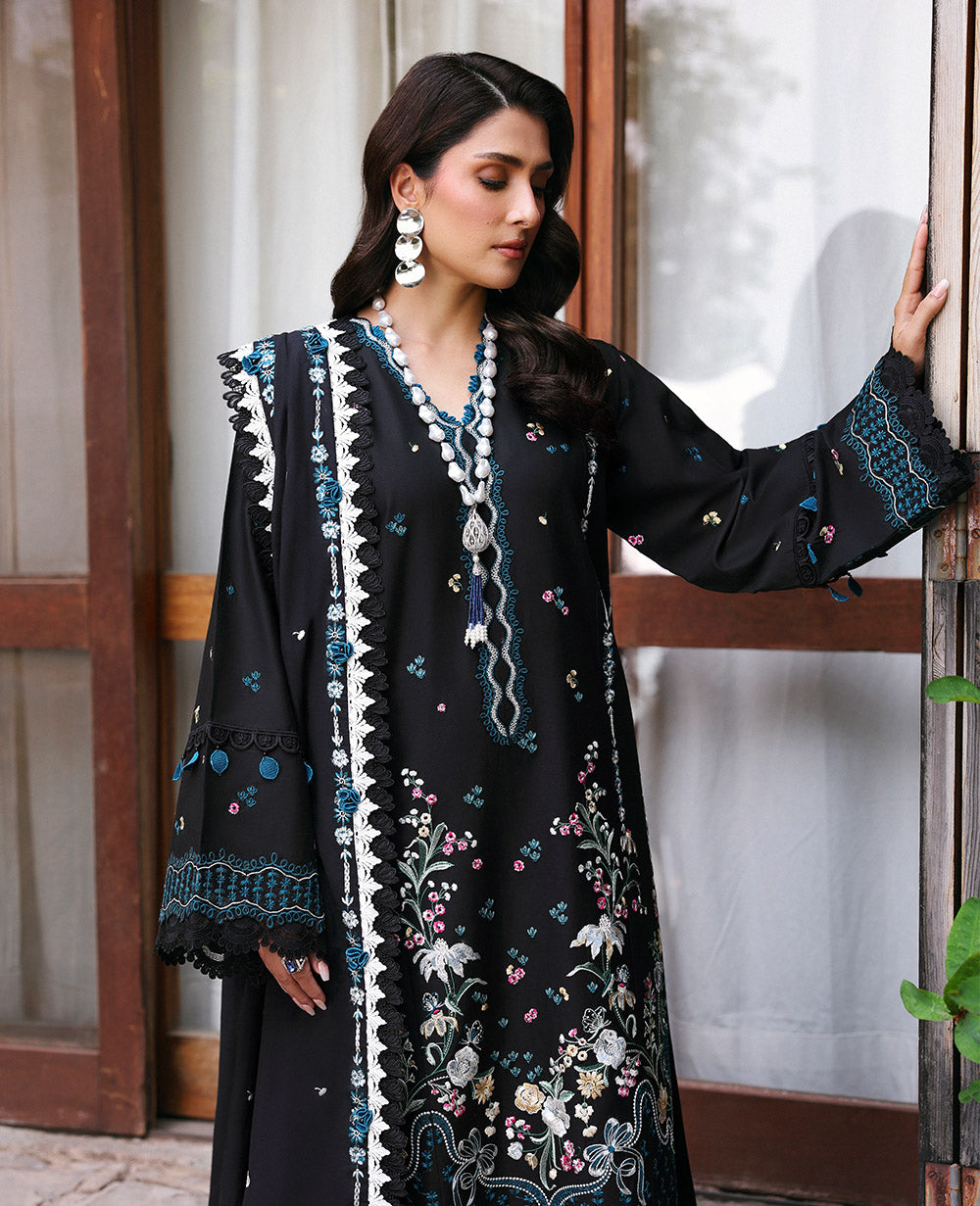 Republic Womenswear | Talia Luxury Lawn 25 | D5-B - ZaraÃÂ© - Official Republic Womenswear stockist in UK - Sakeena London