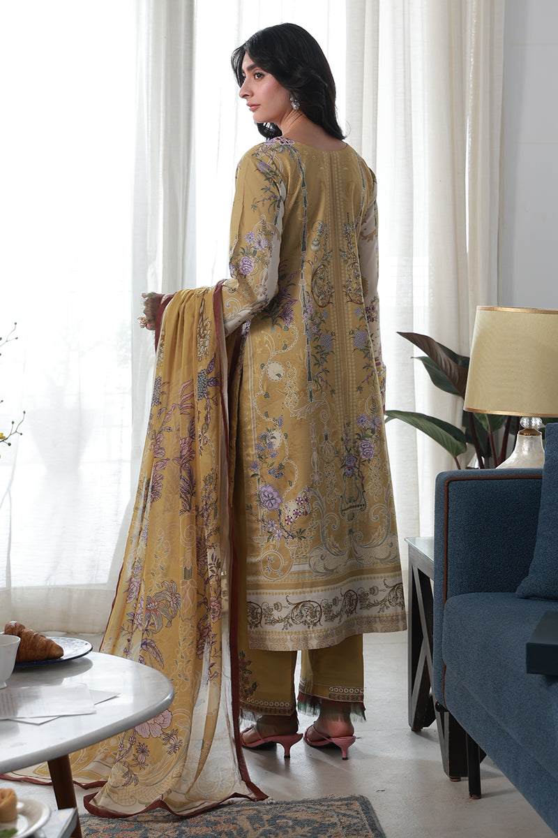 Gulaal | Delia Lawn | Esme