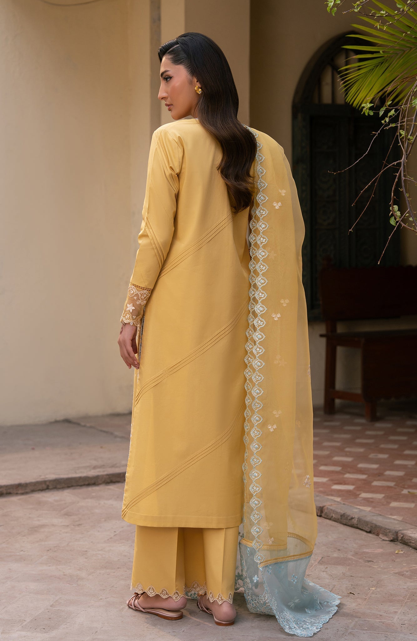 Seran | Luxury Lawn | Zira