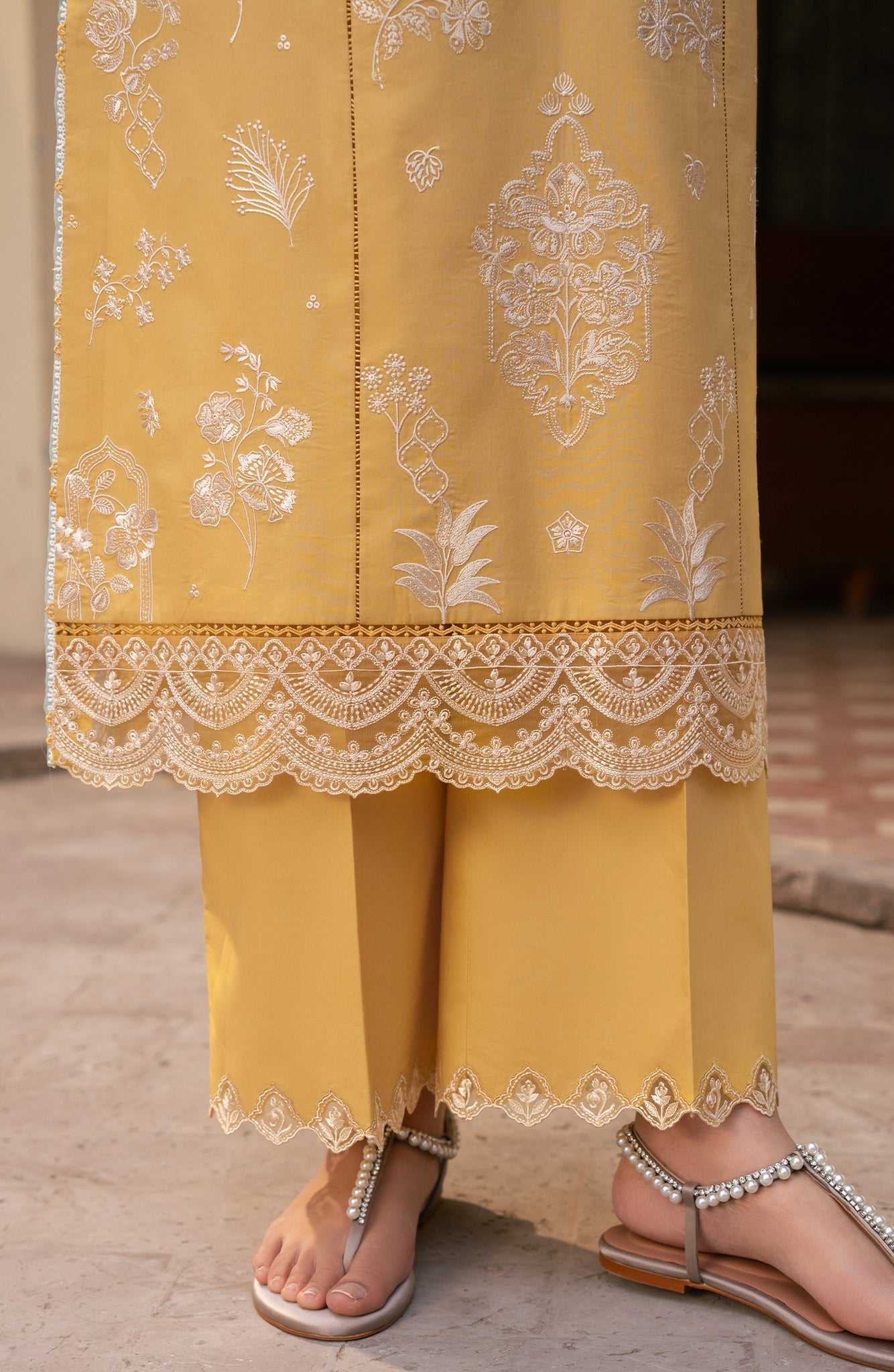 Seran | Luxury Lawn | Zira