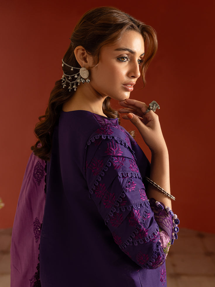 Parishay | Dastan e Noor Lawn | DSC-05 - Official Parishay stockist in UK - Sakeena London