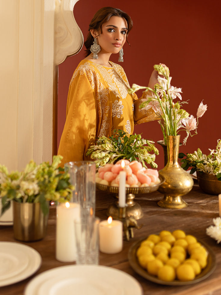 Parishay | Dastan e Noor Lawn | DSC-09 - Official Parishay stockist in UK - Sakeena London