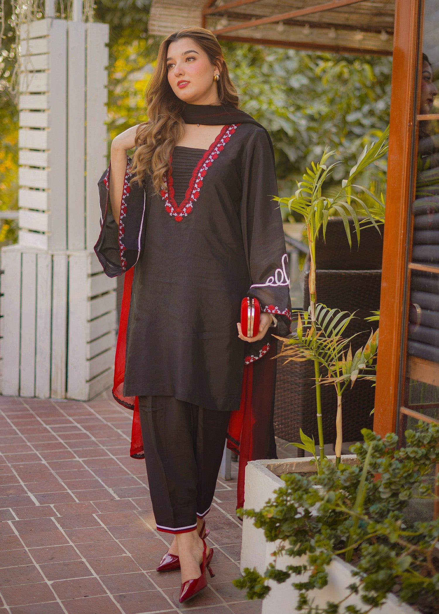 Fozia Khalid | Silk Spire | NOIR - Official Fozia Khalid stockist in UK - Sakeena London