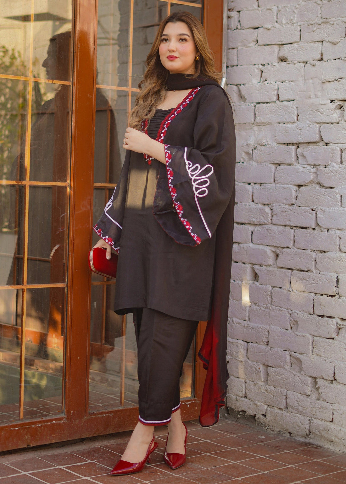 Fozia Khalid | Silk Spire | NOIR - Official Fozia Khalid stockist in UK - Sakeena London