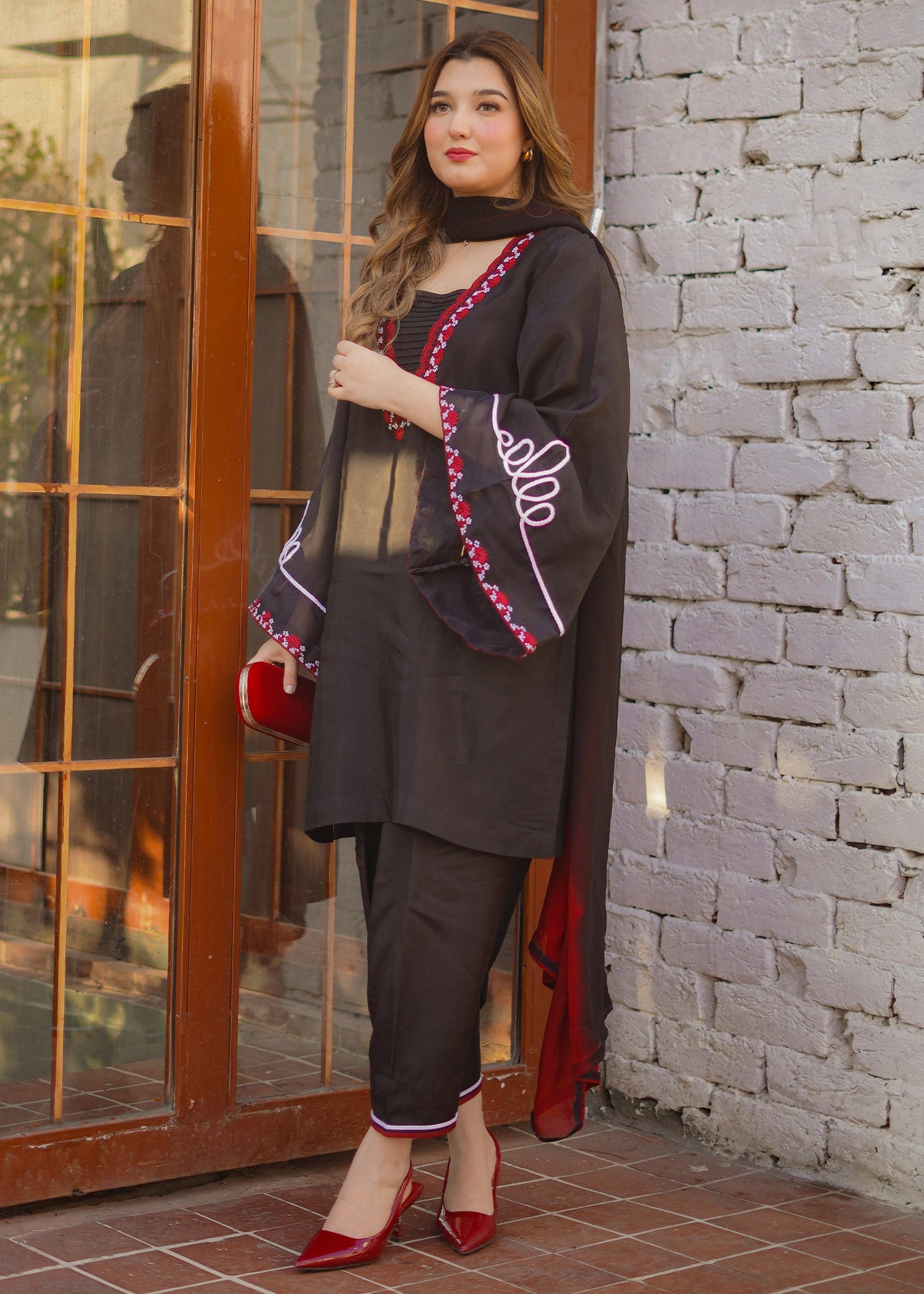 Fozia Khalid | Silk Spire | NOIR - Official Fozia Khalid stockist in UK - Sakeena London