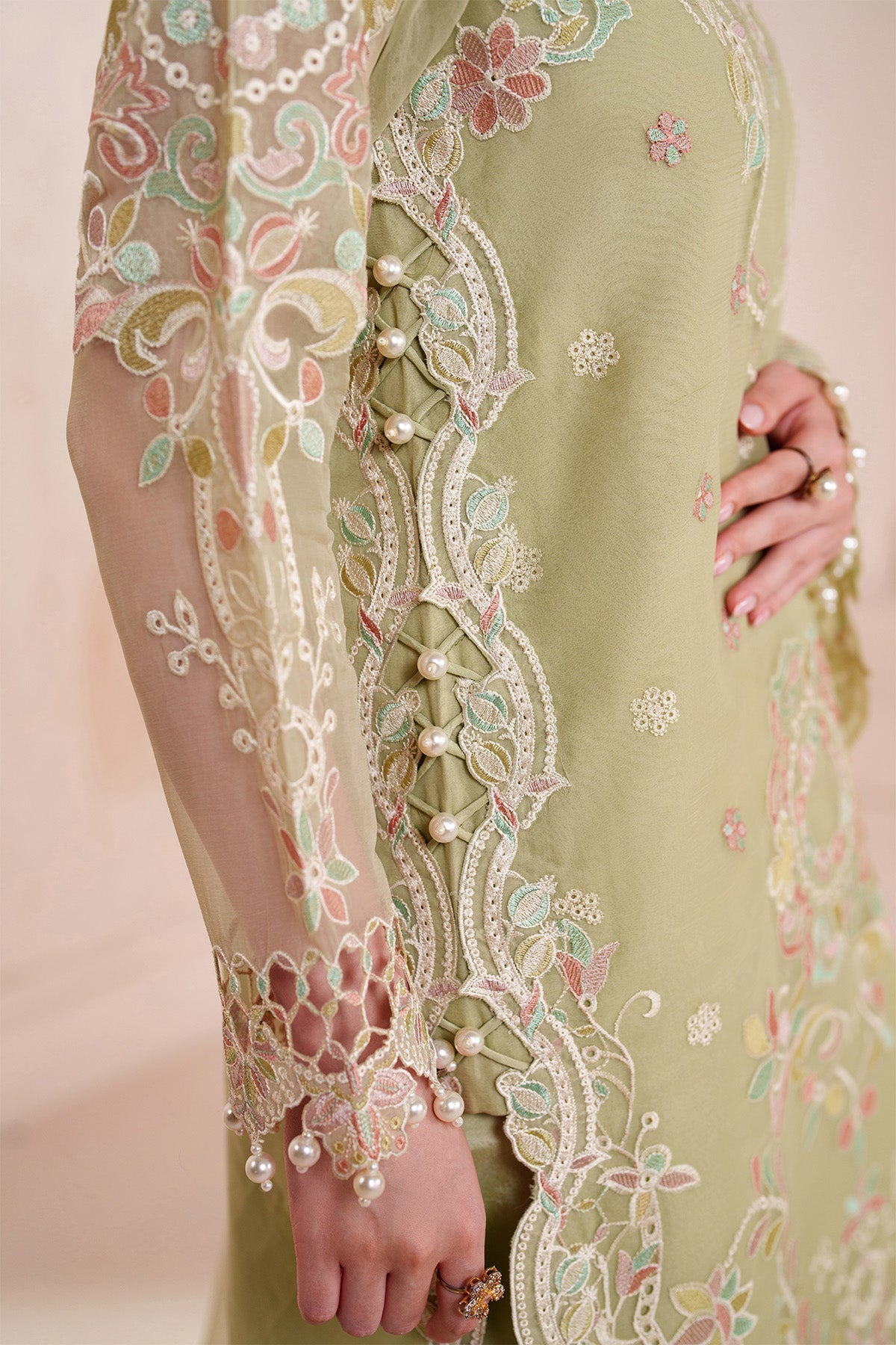 Alizeh | Threads Eid Festive Edit 26 |AF-BDHG-5042-Anya