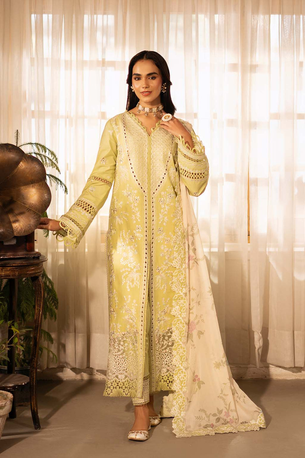 Zarposh | Sajni Lawn 25 | Gulnaz - Official Zarposh stockist in UK - Sakeena London