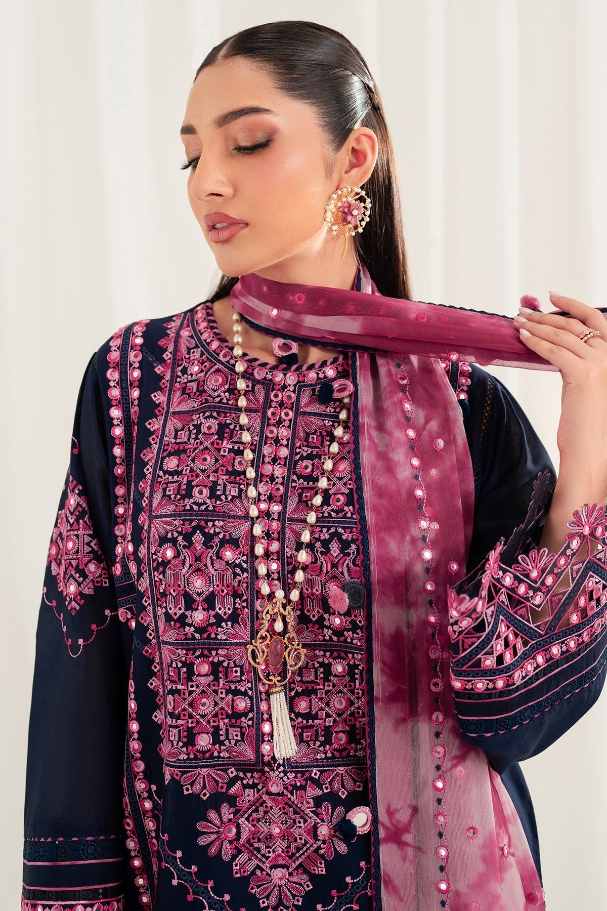 Jazmin | Iris Luxury Lawn 25 | IL'25-D01 - Official Jazmin stockist in UK - Sakeena London