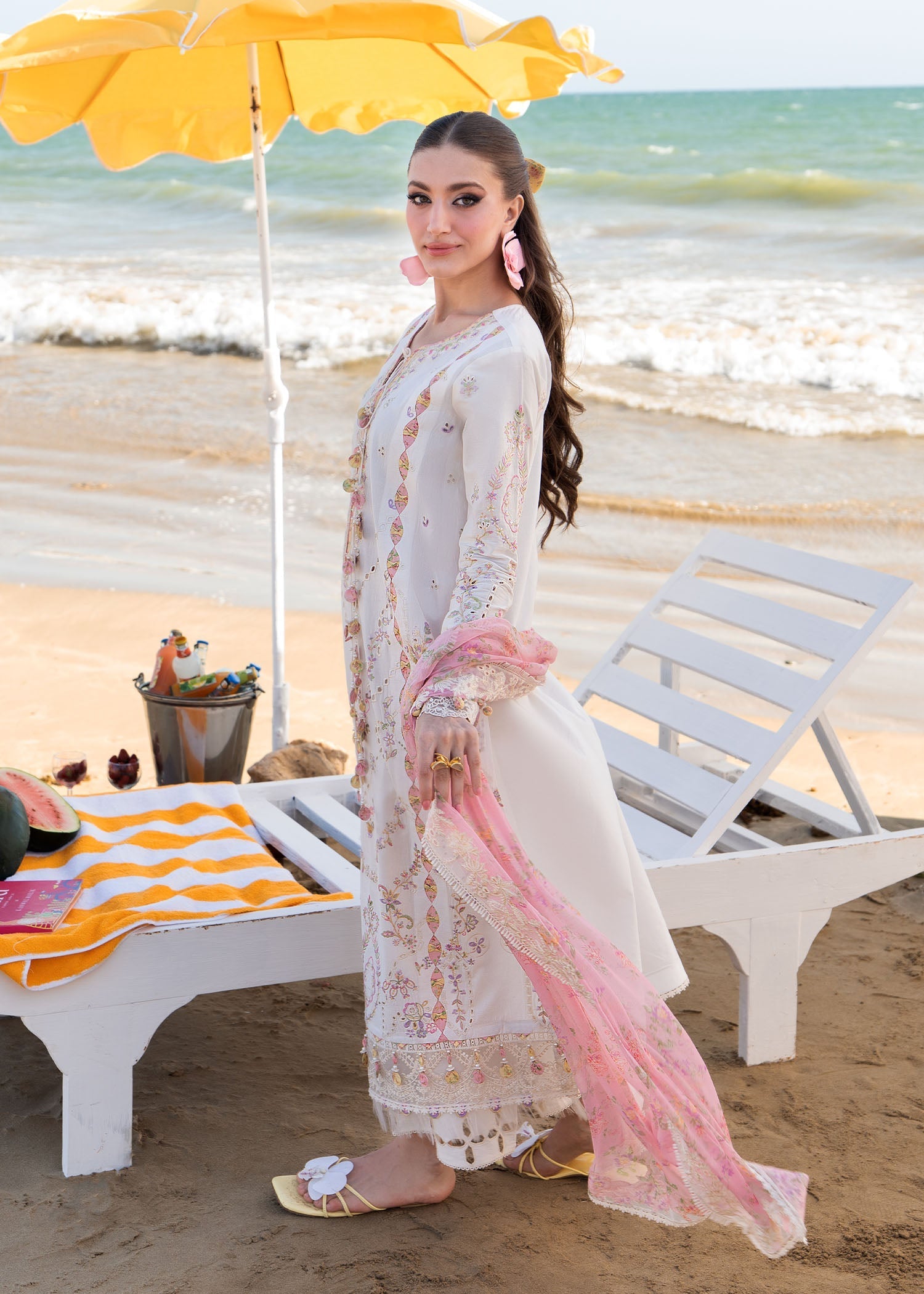 Kanwal Malik | Mira Summer Lawn 26 | Luna