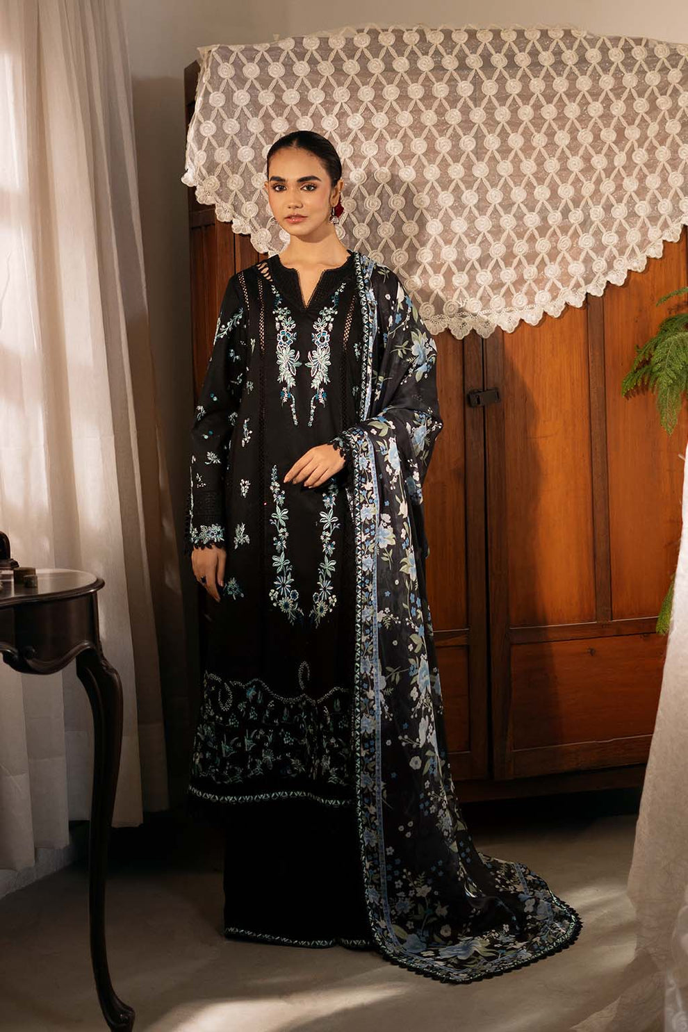 Zarposh | Sajni Lawn 25 | Mahzadi - Official Zarposh stockist in UK - Sakeena London