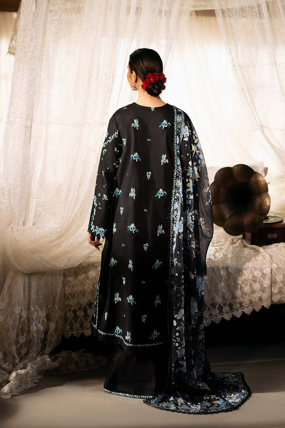 Zarposh | Sajni Lawn 25 | Mahzadi - Official Zarposh stockist in UK - Sakeena London