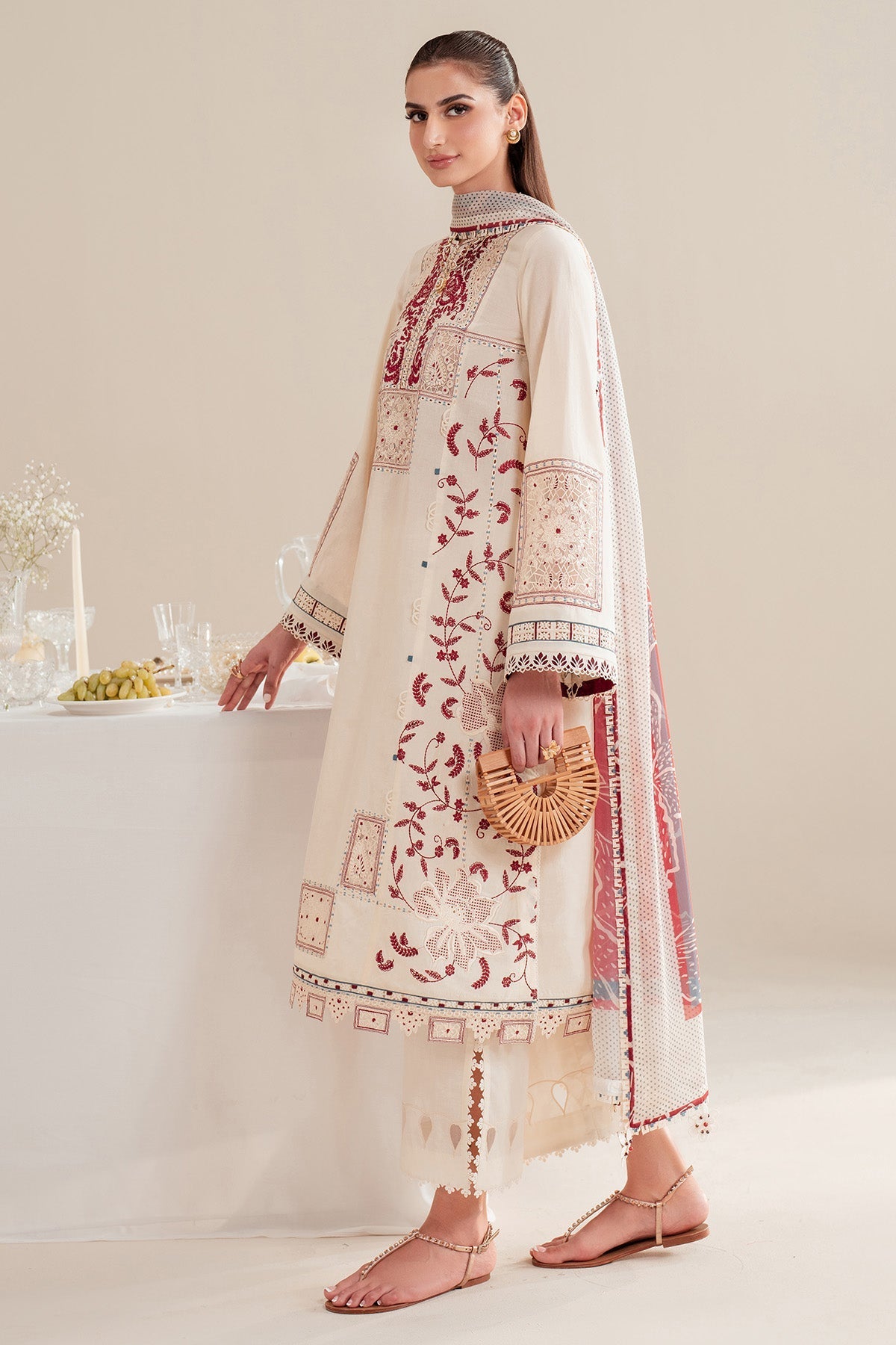 Jazmin | Iris Luxury Lawn 25 | IL'25-D02 - Official Jazmin stockist in UK - Sakeena London