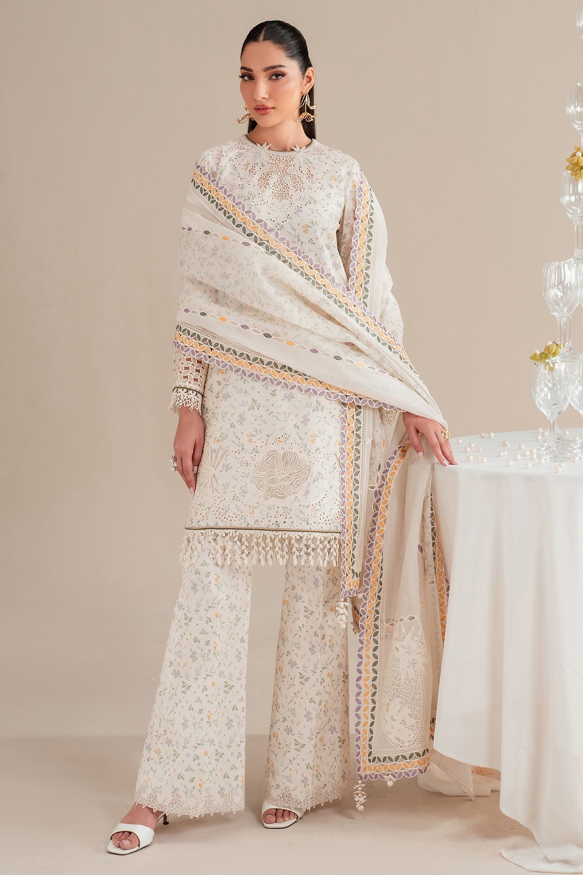 Jazmin | Iris Luxury Lawn 25 | IL'25-D09 - Official Jazmin stockist in UK - Sakeena London