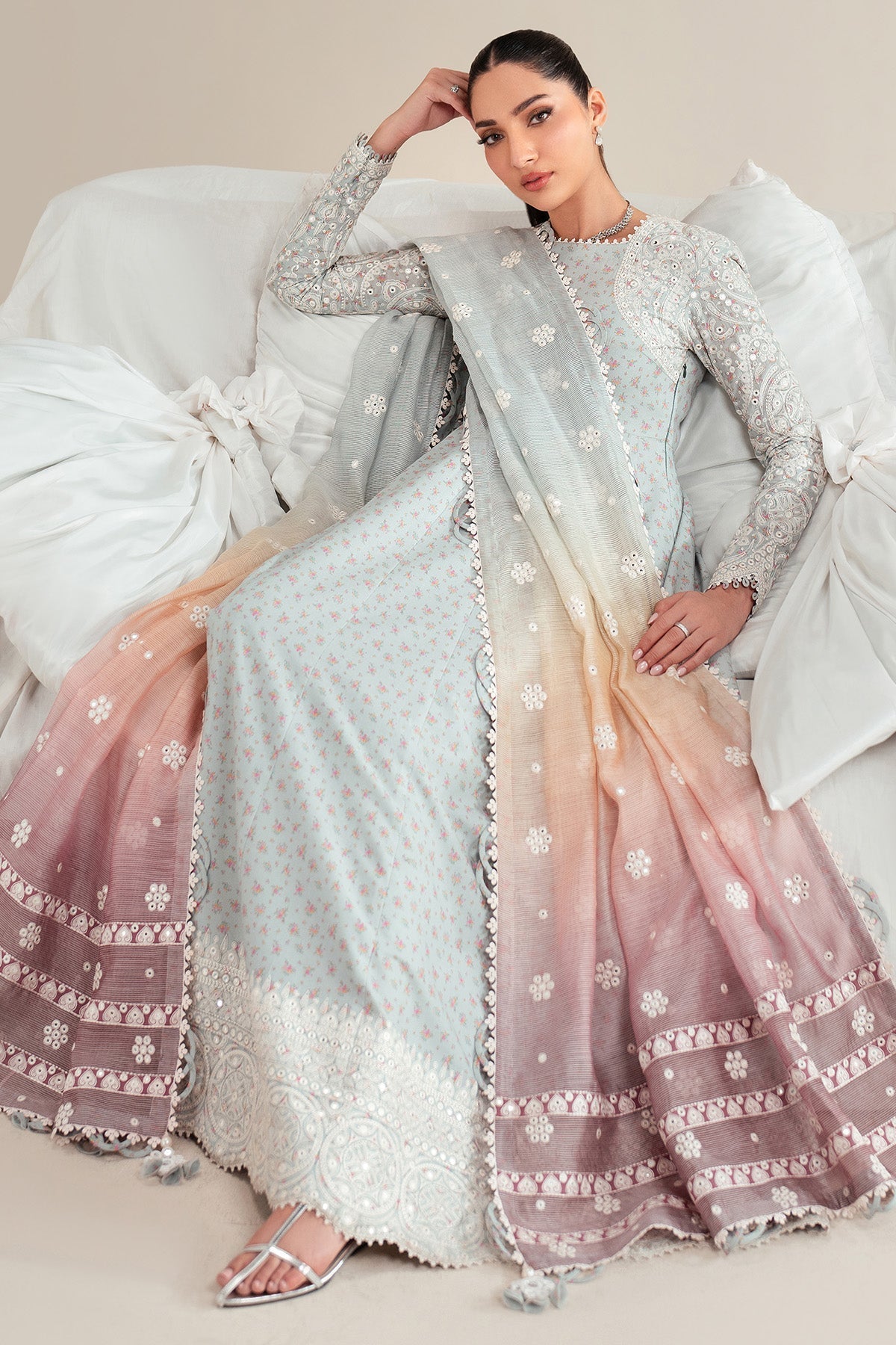 Jazmin | Iris Luxury Lawn 25 | IL'25-D04 - Official Jazmin stockist in UK - Sakeena London