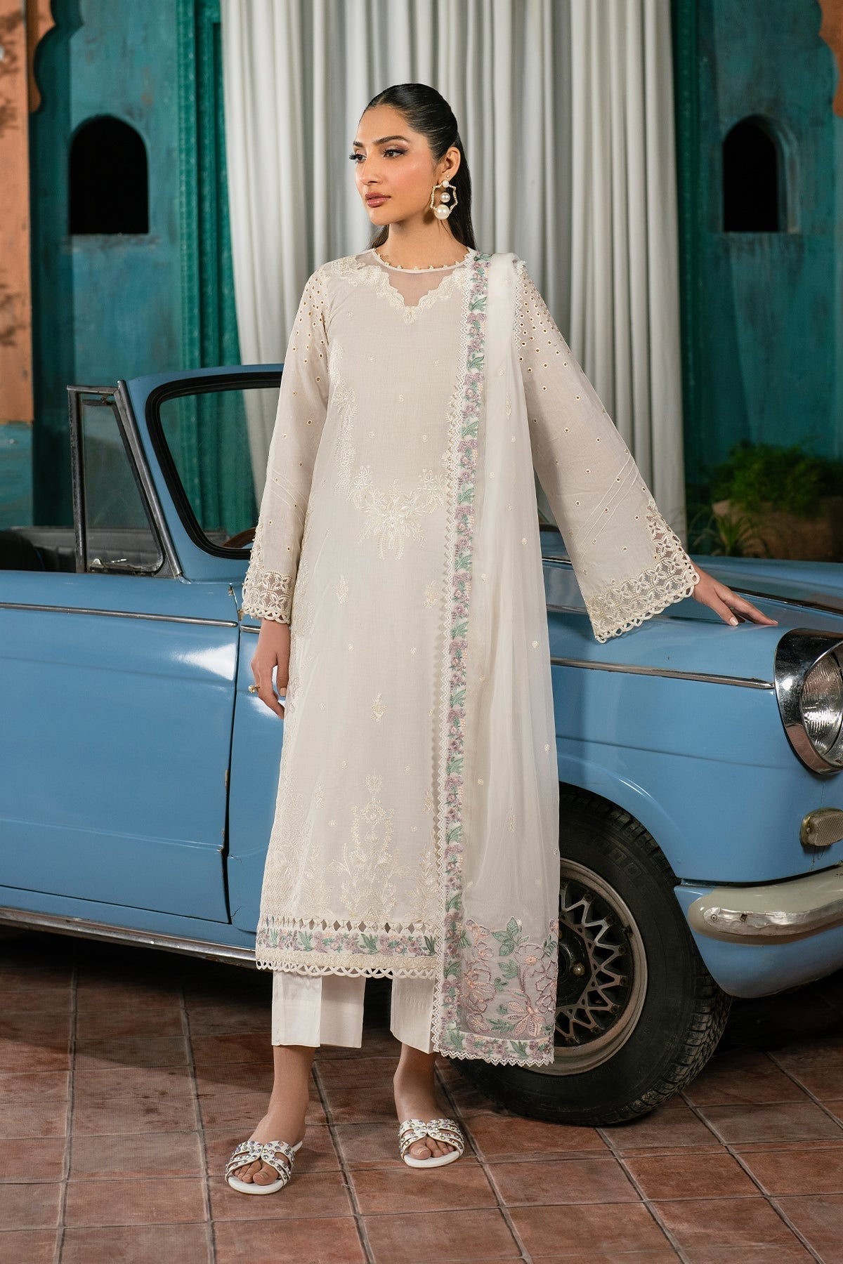 Zarif | Lamhay Luxury Eid Lawn 25 | 09 JANIRA - Official Zarif stockist in UK - Sakeena London