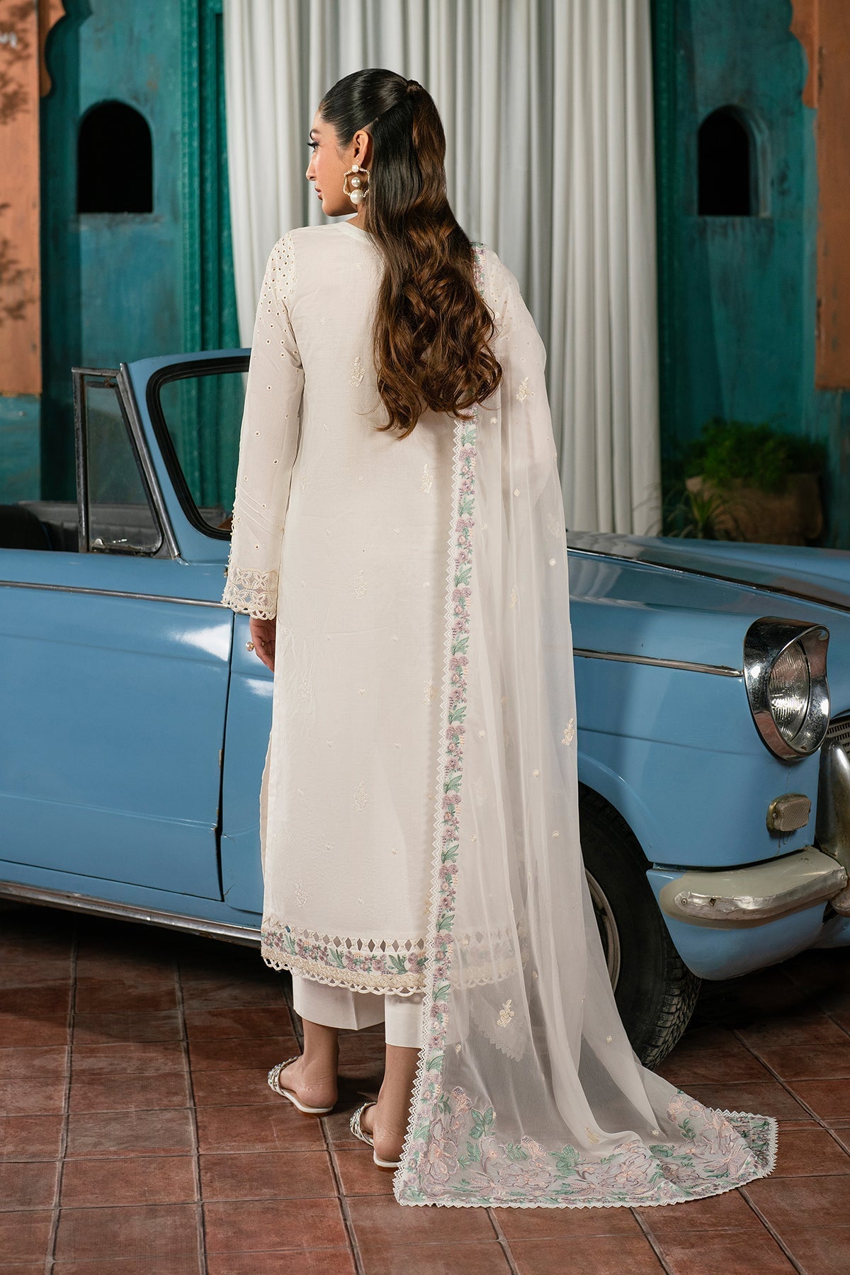 Zarif | Lamhay Luxury Eid Lawn 25 | 09 JANIRA - Official Zarif stockist in UK - Sakeena London