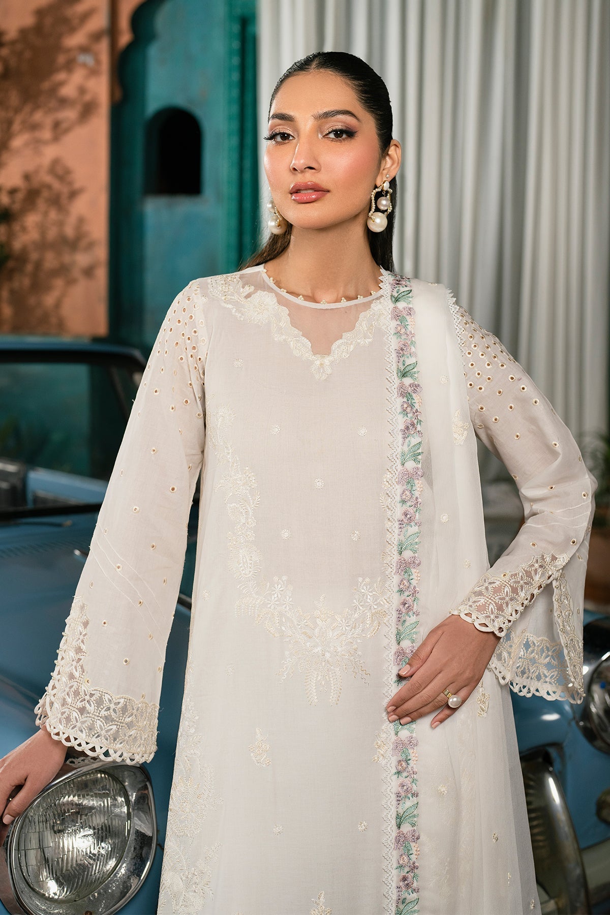 Zarif | Lamhay Luxury Eid Lawn 25 | 09 JANIRA - Official Zarif stockist in UK - Sakeena London