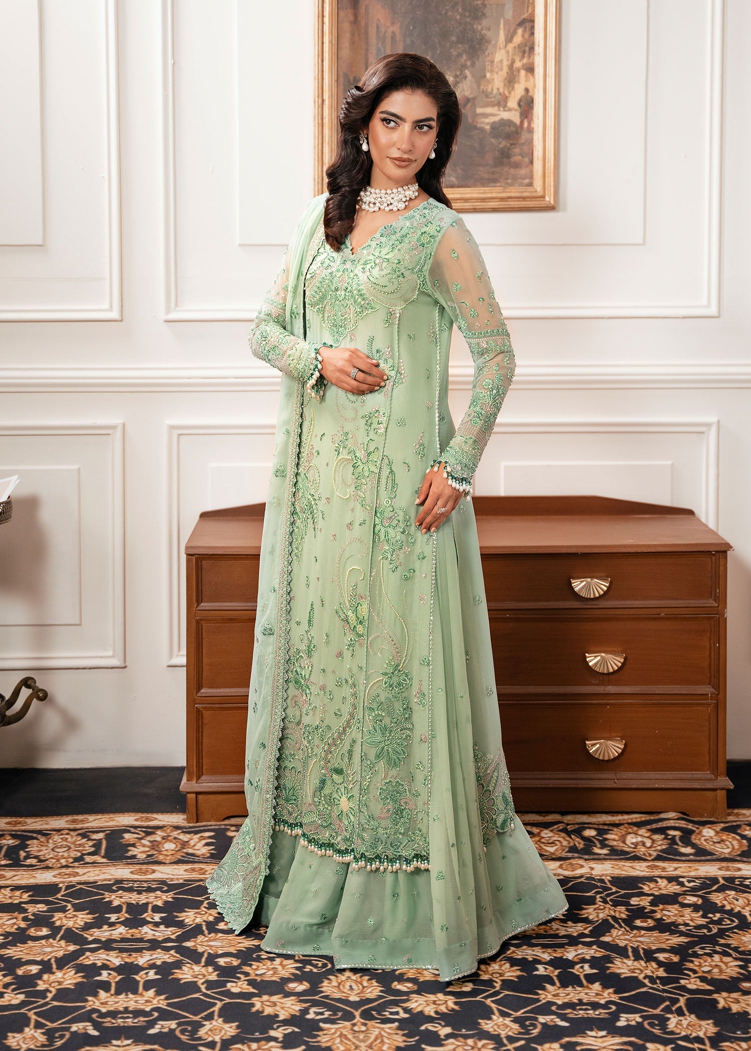 Zarizaa | Check in 5 Series | REGALIA