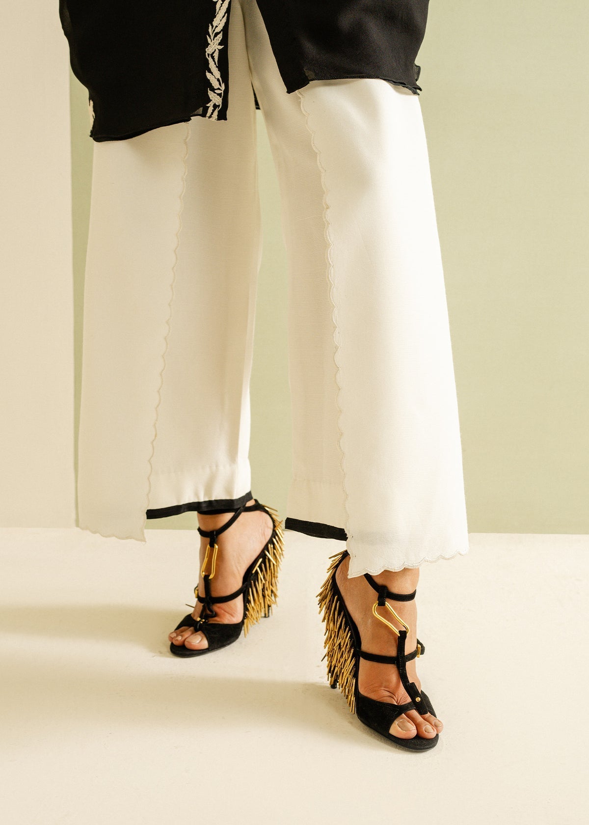 Mahgul | Ayanas Garden | Monochrome Flow - Official Mahgul stockist in UK - Sakeena London
