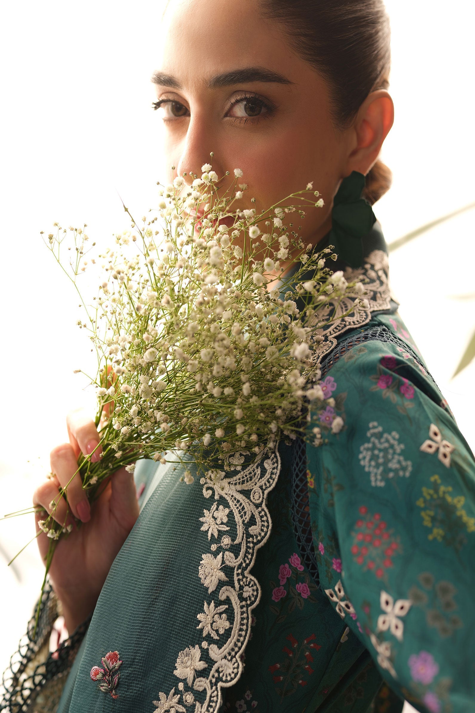 Maryam Hussain | Luxury Lawn 25 | Seashell - Official Maryam Hussain stockist in UK - Sakeena London