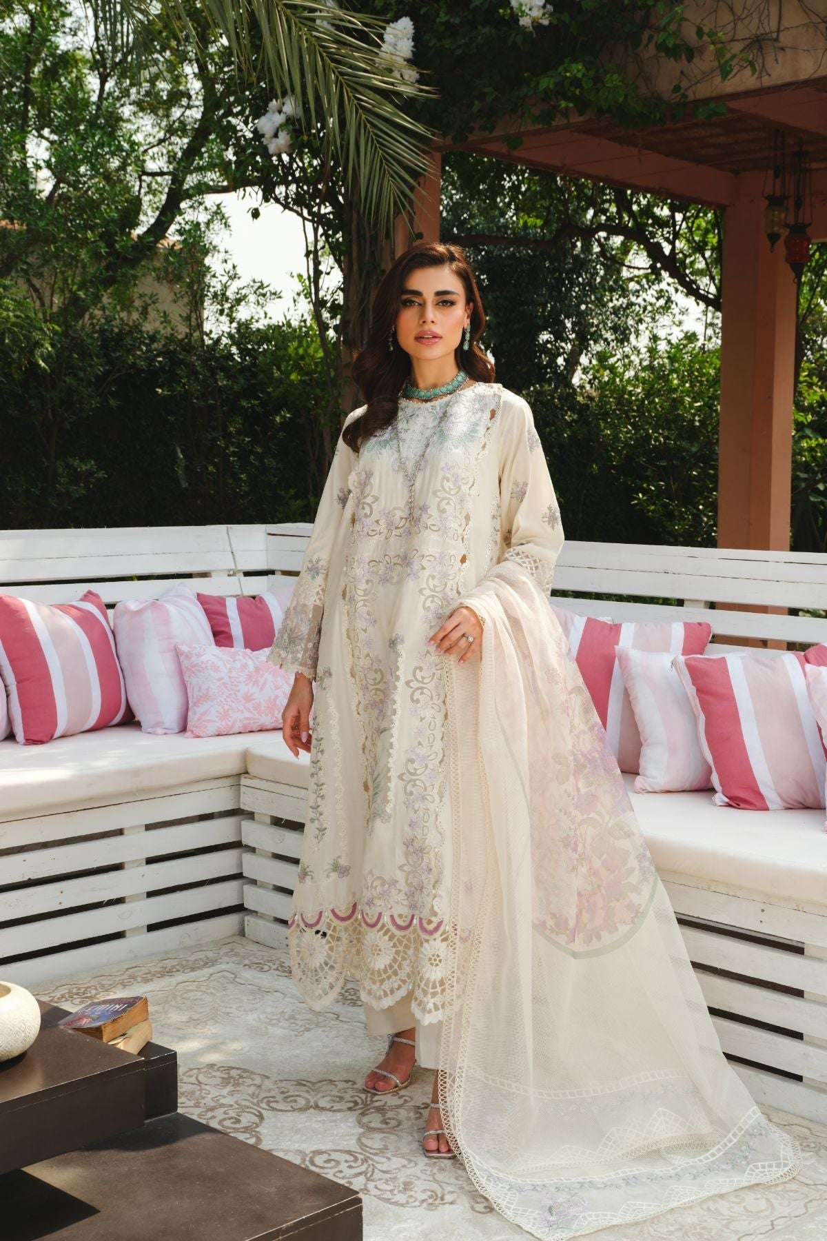 Paras by Pasha | La Gardenia | PR3: Daisy Dreams - Official Paras by Pasha stockist in UK - Sakeena London