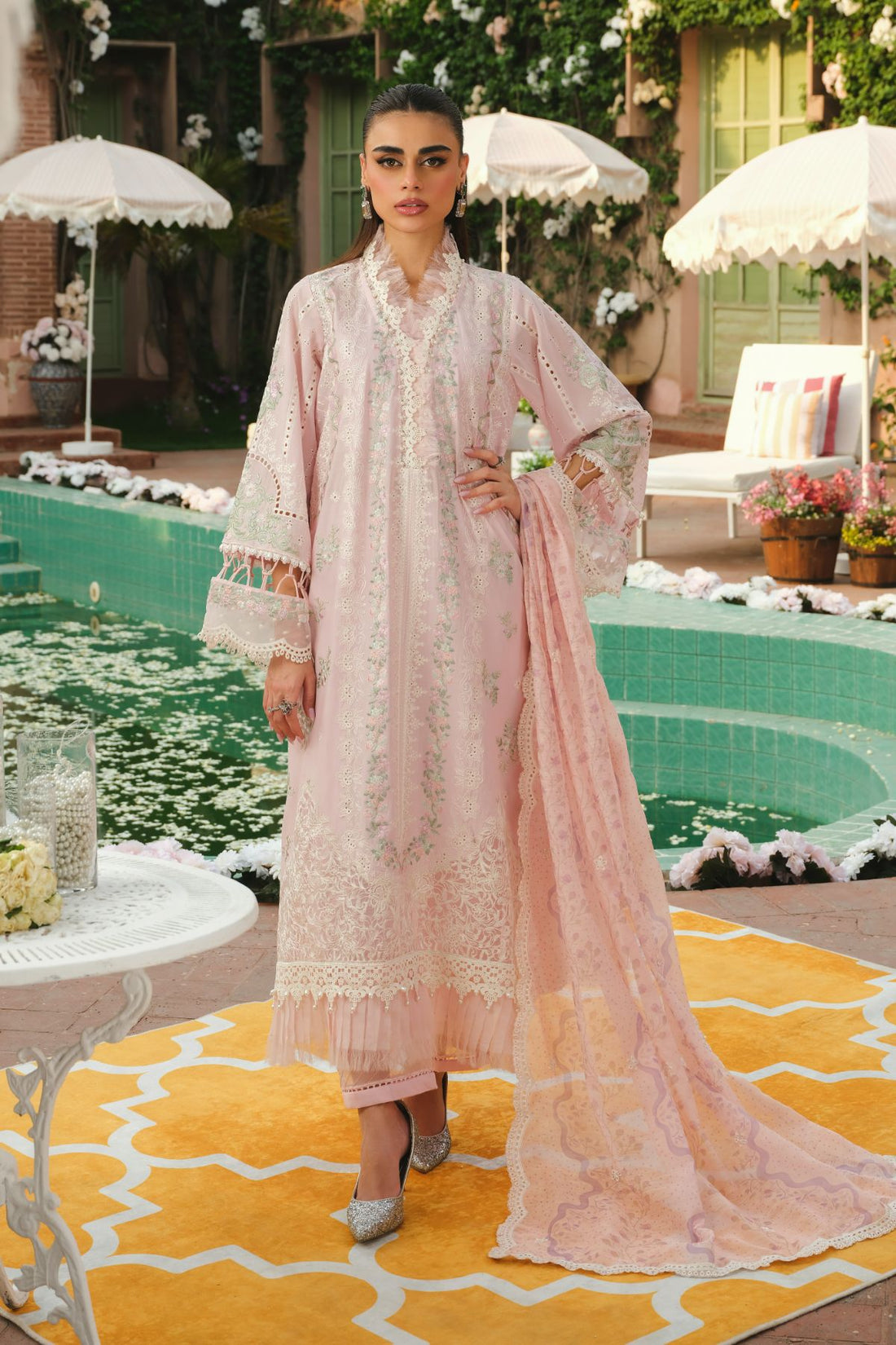 Paras by Pasha | La Gardenia | PR7: Lotus Bloom - Official Paras by Pasha stockist in UK - Sakeena London